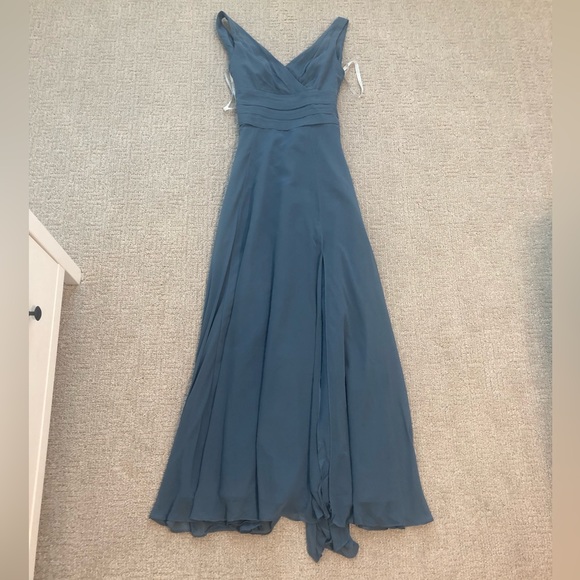 David’s Bridal long chiffon surplice tank bridesmaid dress F19831 in steel blue - Picture 3 of 7